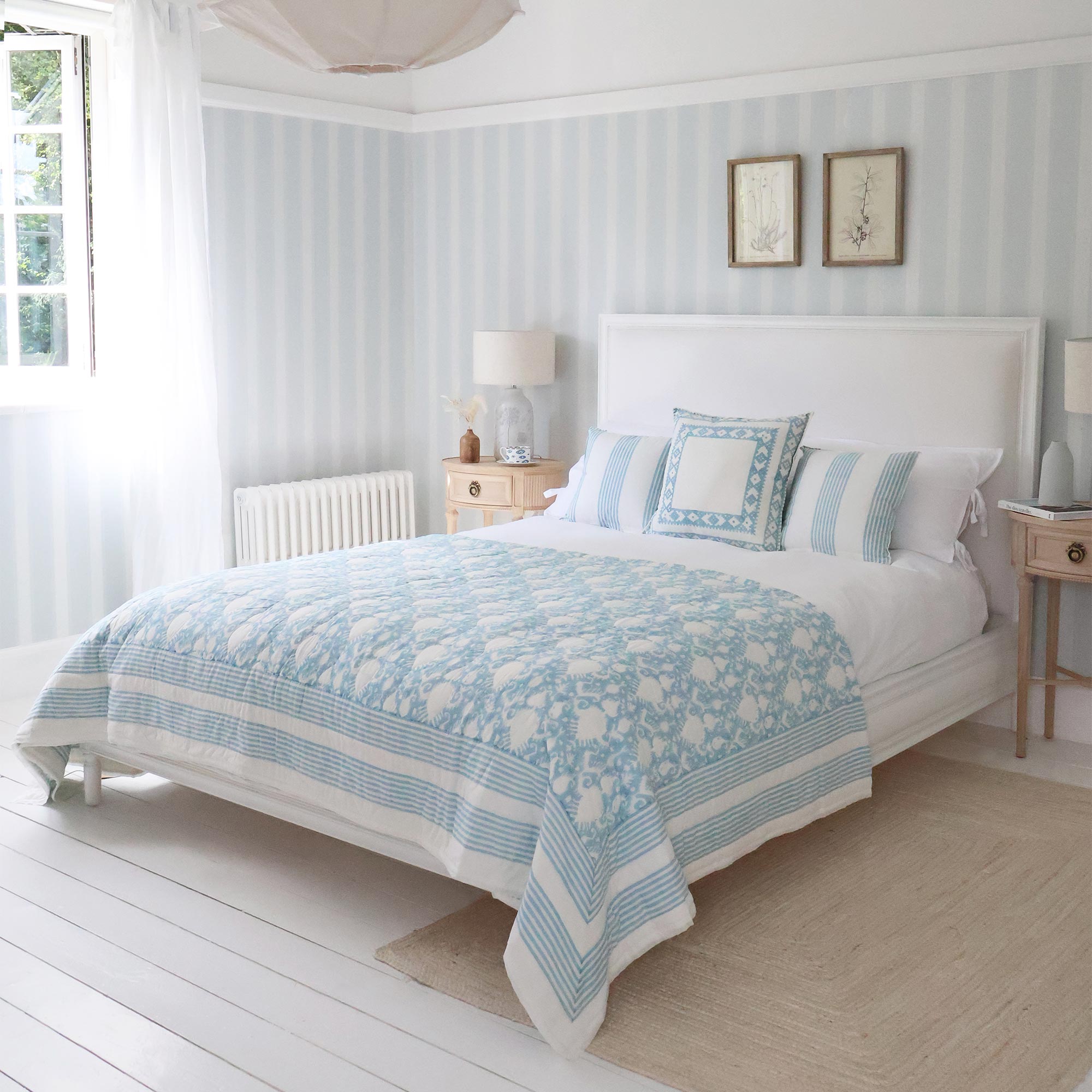 Handblock Print Reversible Bedspread in White and Blue 