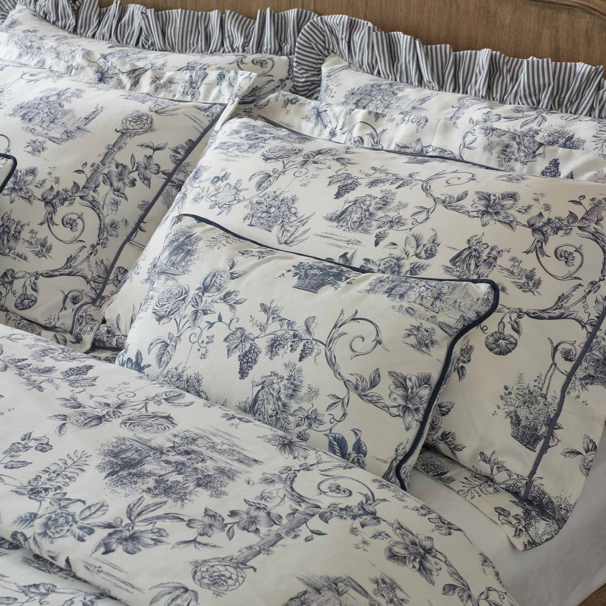 GET COMFY FOR CHRISTMAS WITH OUR RANGE OF LUXURY CUSHIONS