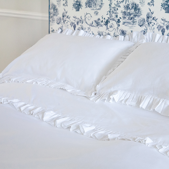 White 400 Thread Count Sateen Bedding Set with Luxury Duvet Cover, Sheet and Four Oxford Pillowcases